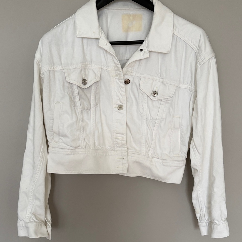 PAIGE White Cropped Denim Jacket with Flap Pockets